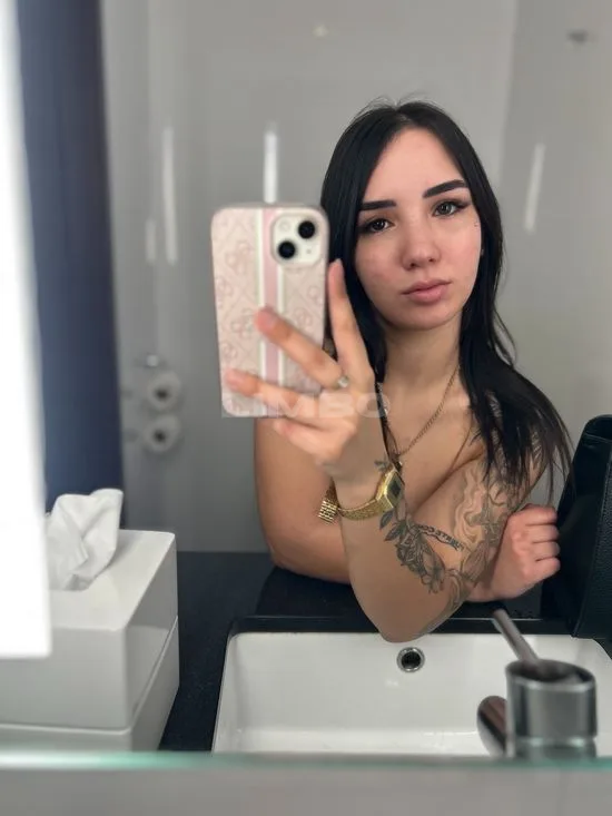 Foto de Mia, escort en La comercial, Montevideo