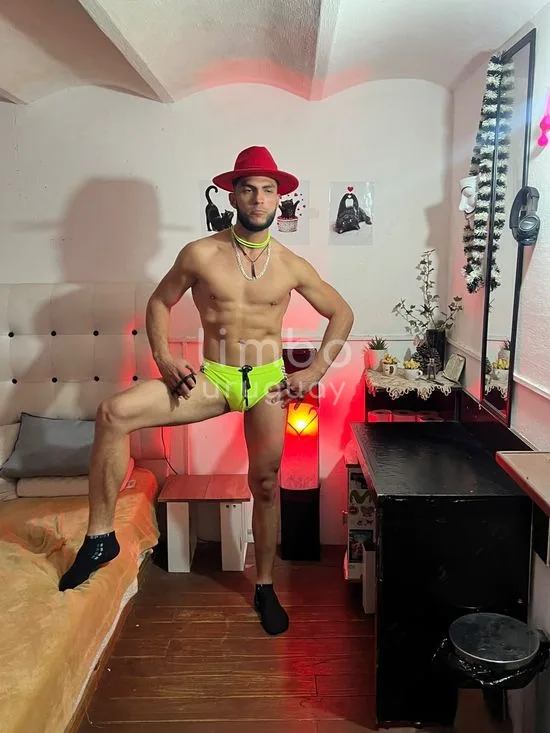 Foto de Chico dotado, escort en Centro, Montevideo