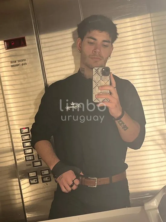 Foto de Lobo Semi-Domesticado, escort en Montevideo