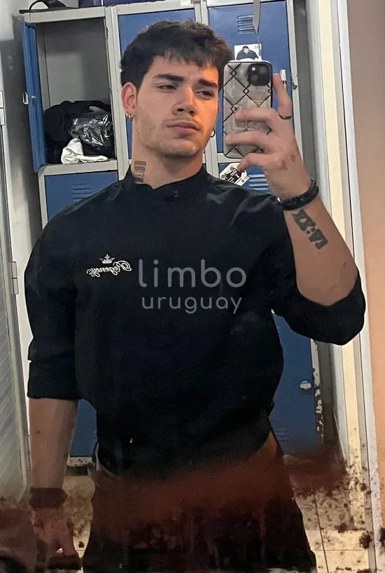 Foto de Lobo Semi-Domesticado, escort en Montevideo