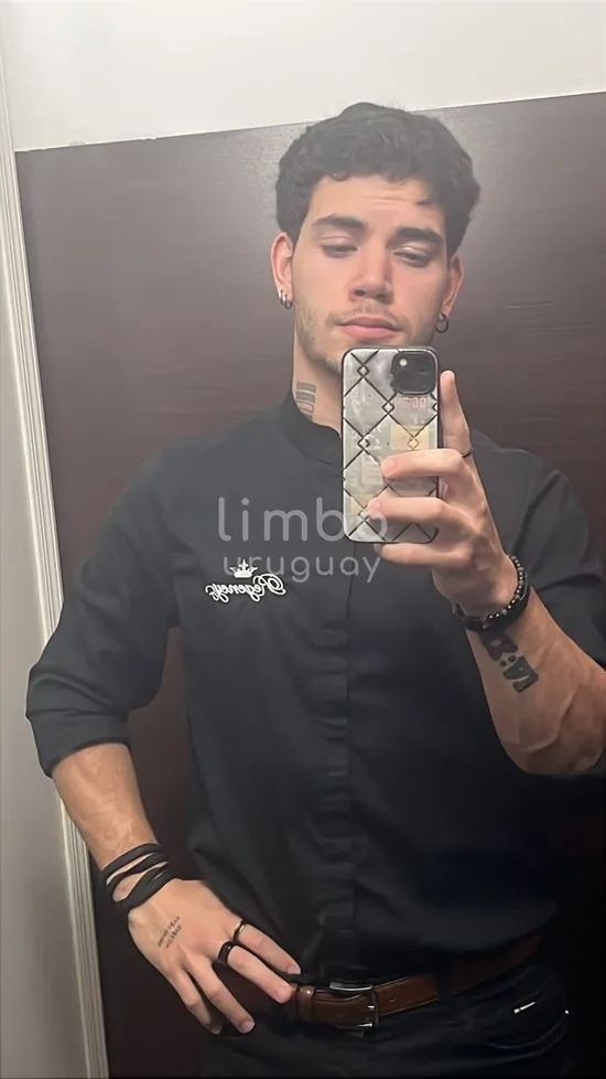 Foto de Lobo Semi-Domesticado, escort en Montevideo