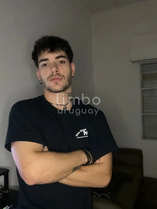 Foto de Lobo Semi-Domesticado, escort en Montevideo