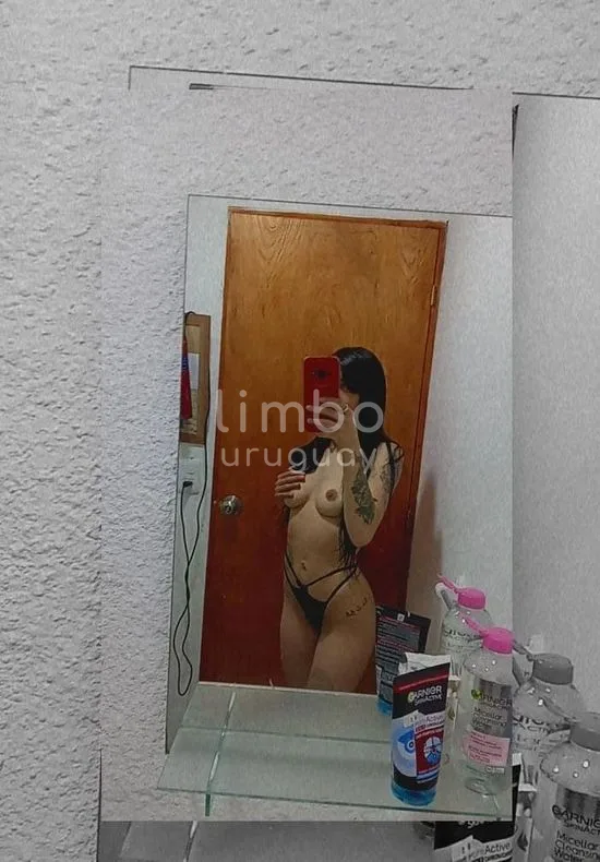 Foto de Emma, escort en Palacio legislativo, Montevideo